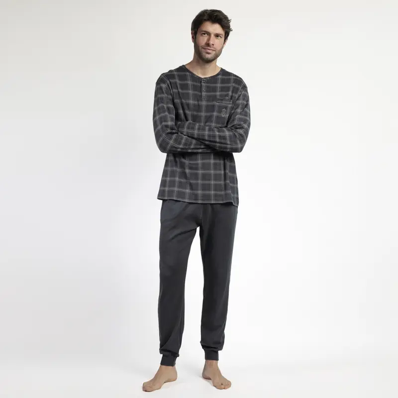 63797-0 - Pigiama in caldo cotone con maglia quadri e pantalone con polsini