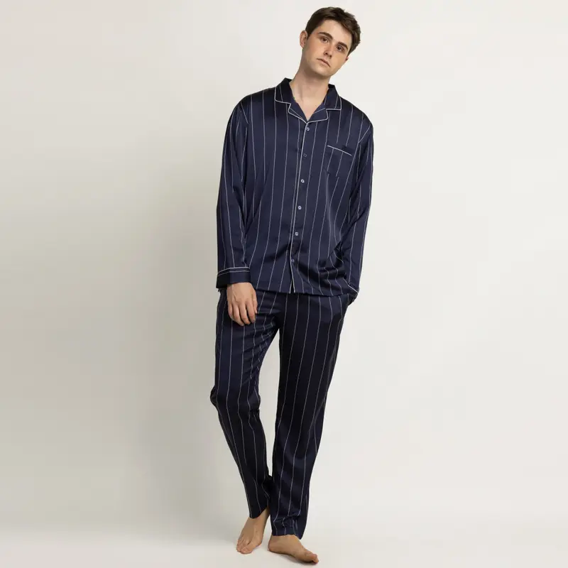 64817-0 - Pigiama in raso rigato aperto avanti stile camicia