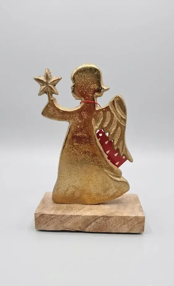 Angelo in Alluminio Oro 16 cm con Base in Legno – Statuina Natalizia Elegante
