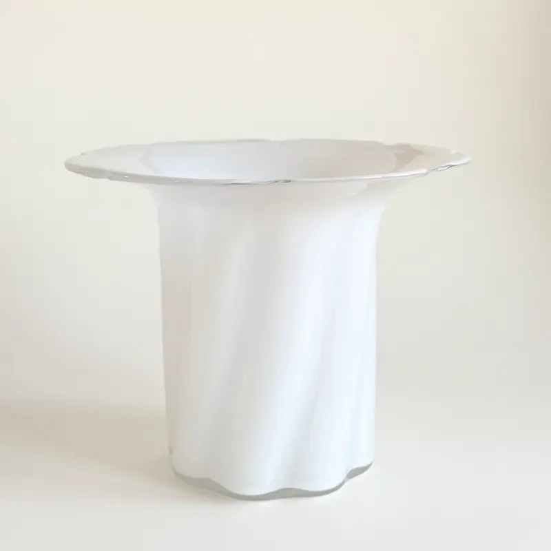 Enzo de Gasperi Bloom Vase | Cloudy White Glass