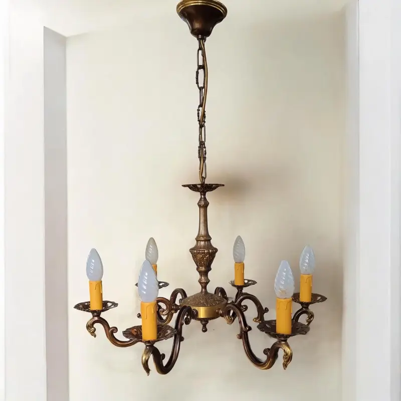 Lampadario italiano d'epoca a 6 bracca