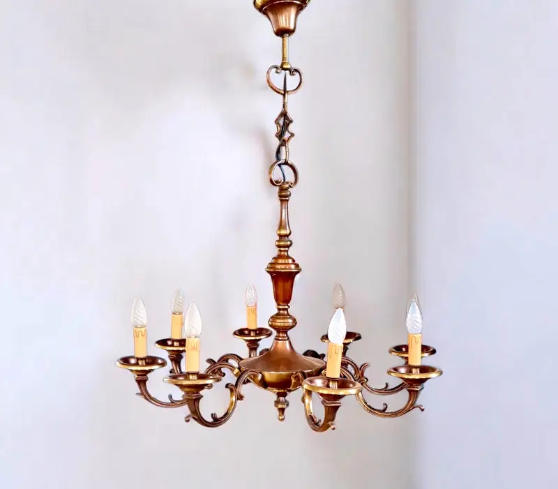 Lampadario italiano vintage a 8 braccia in ottone