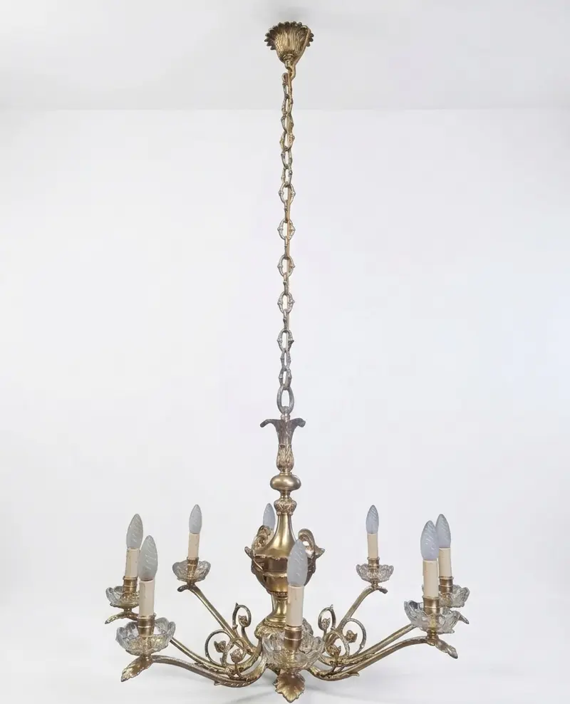 Lampadario vintage in ottone a 8 braccia