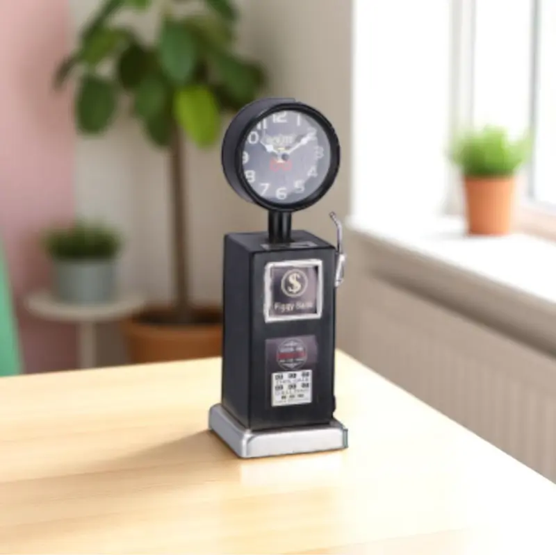 Orologio in Ferro a Forma di Erogatore di Benzina – 3 Colori Assortiti