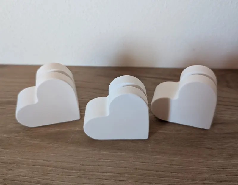 Segnaposto/portafoto a cuore in gesso bianco