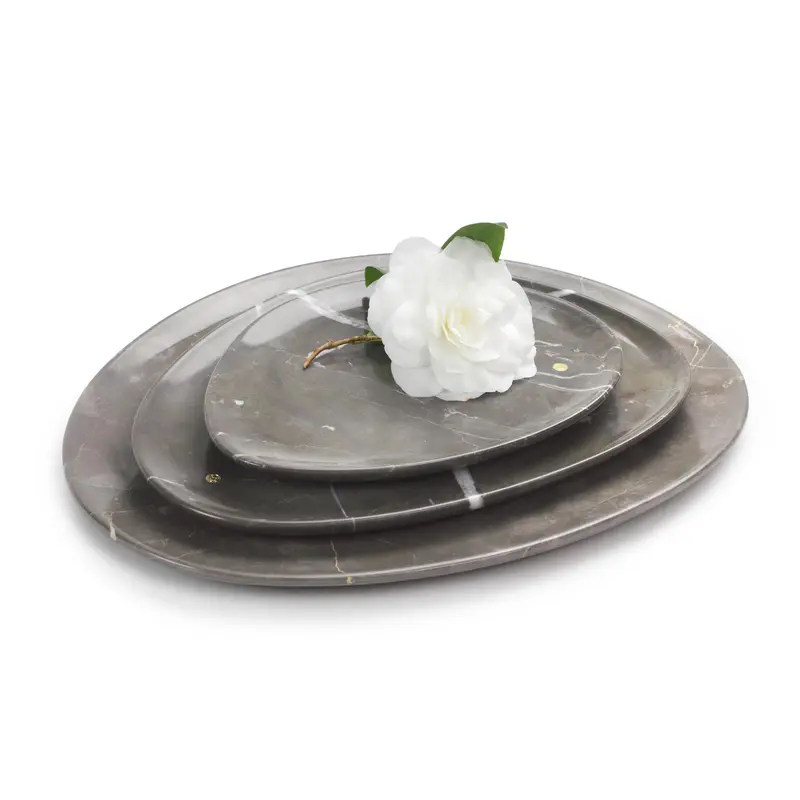 Set of presentation plates in Imperial Grey marble