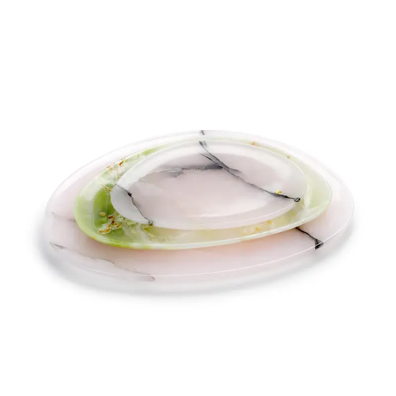 Set of presentation plates in mixed onyx