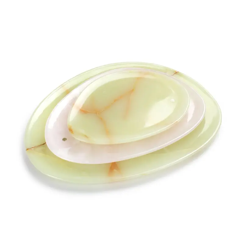 Set of presentation plates in mixed onyx