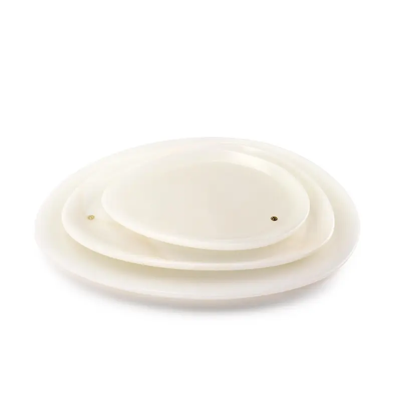 Set of presentation plates in white onyx