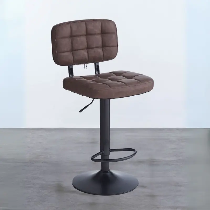 Sgabello Mavi con seduta e schienale in ecopelle brown e gamba in metallo nero