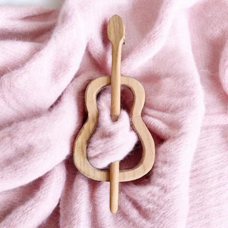 Spilla in legno per scialle - Chitarra Acustica