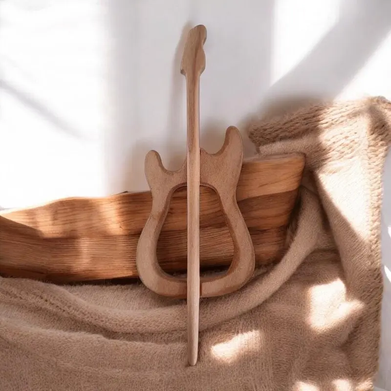 Spilla in legno per scialle - Chitarra Elettrica