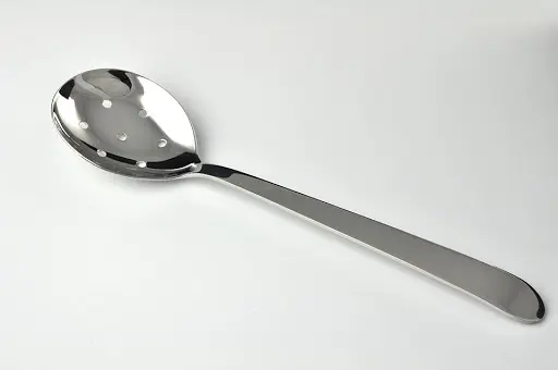 SVANERA CUCCHIAIONE FORATO LUSSO