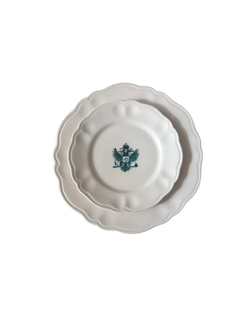 Sveva's Home Ceramic Hand Painted Crest Scalloped Big and Small Dining Plates Set of 4