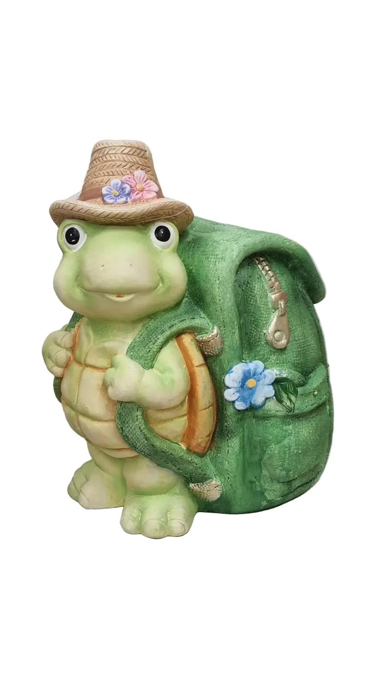 Tartaruga Decorativa con Zaino Portafiori e Cappello in Poliresina