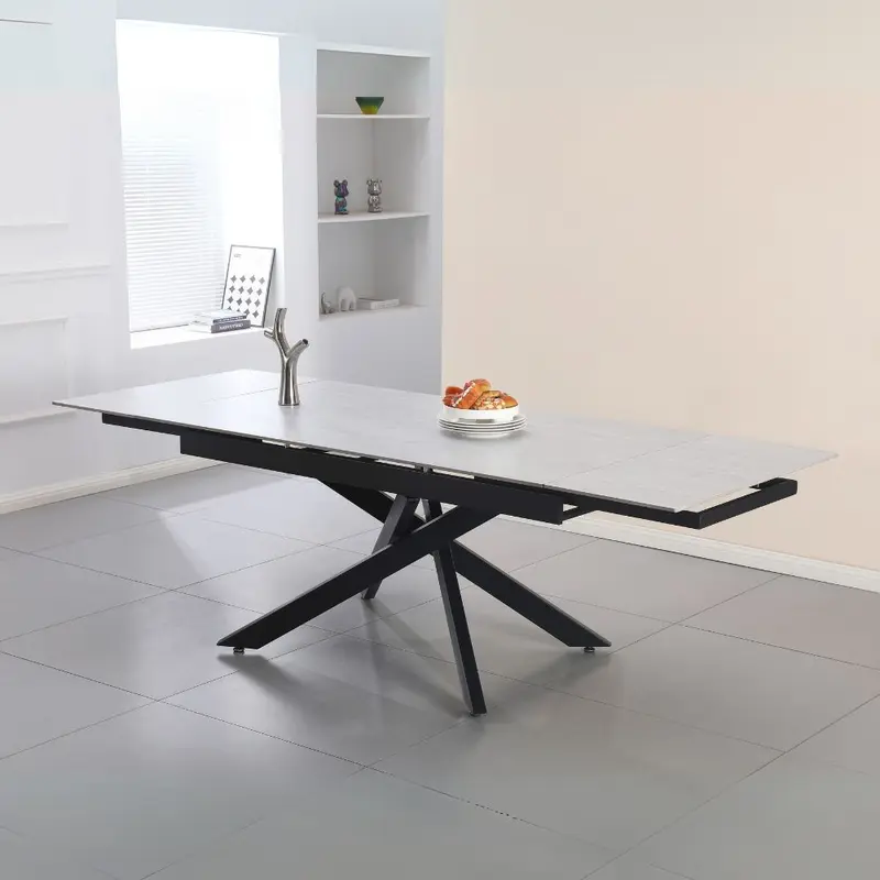Tavolo allungabile Trivia con piano in ceramica effetto larice e gambe in metallo nero