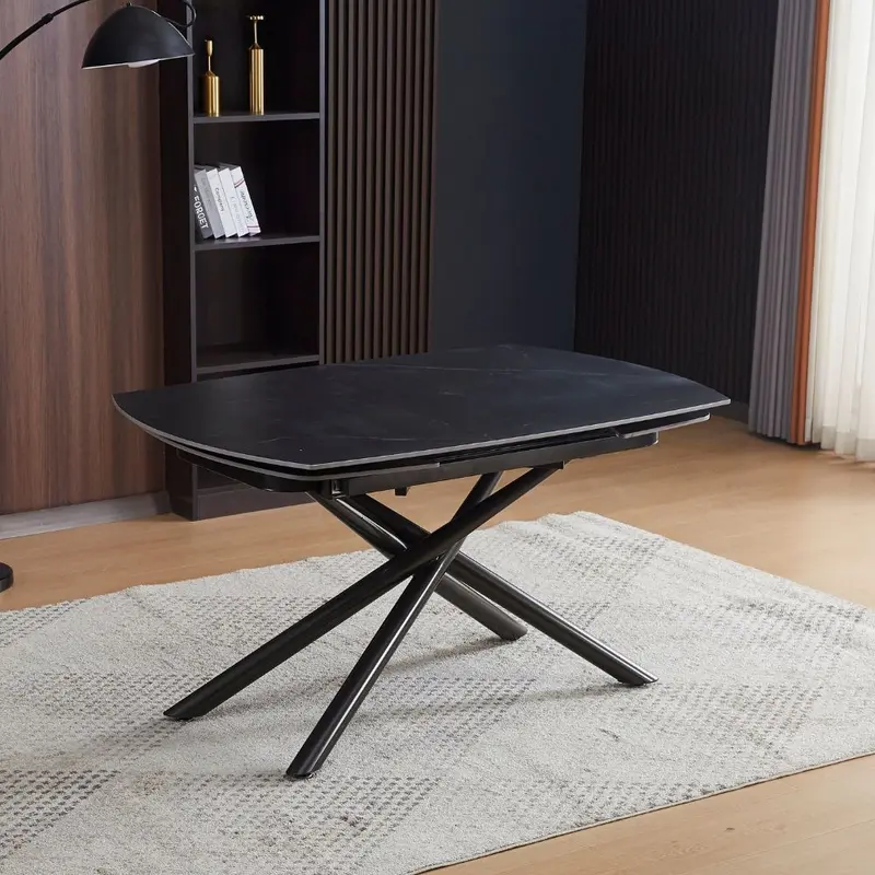 Tavolo girevole automatico allungabile Astrid con piano in ceramica effetto marmo nero opaco con gambe colore nero