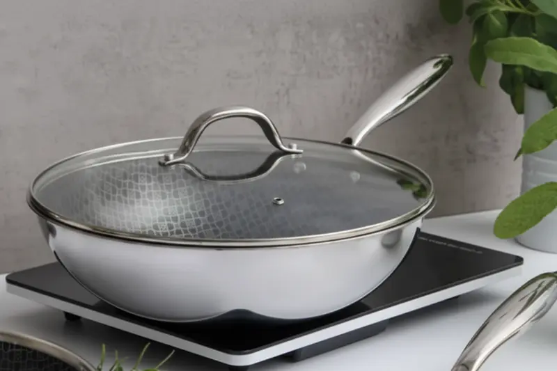 Wok Brandani Cuoricini Inox 3-Ply Ø32 cm con Coperchio – Antiaderente Ceramico per Induzione